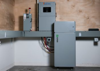 Renon batteries reach UL 9540 certification with Sol-Ark inverters