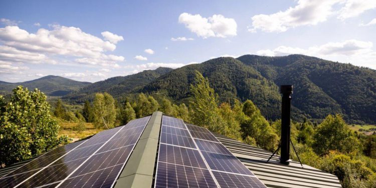 Are Off-Grid Solar Panels Ideal for Remote Communities?