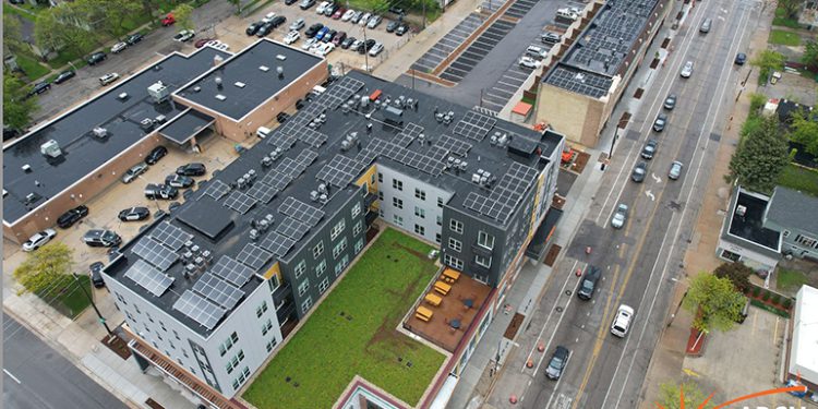Arch Solar completes rooftop solar project for Wisconsin high school