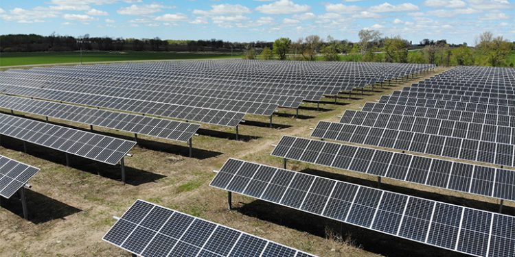 Wisconsin Republicans introduce bill to start community solar program, localize permitting