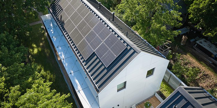 S-5! donates solar supplies for University of Kansas sustainable home project