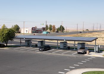 Oregon travel plaza adds fast EV chargers powered by 40 kW of solar + storage