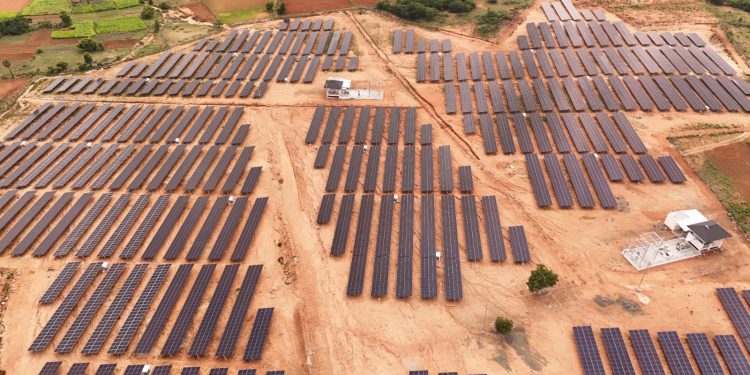 How Solar Power Reduces Carbon Footprint