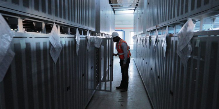 California passes battery storage safety standards after Moss Landing fire
