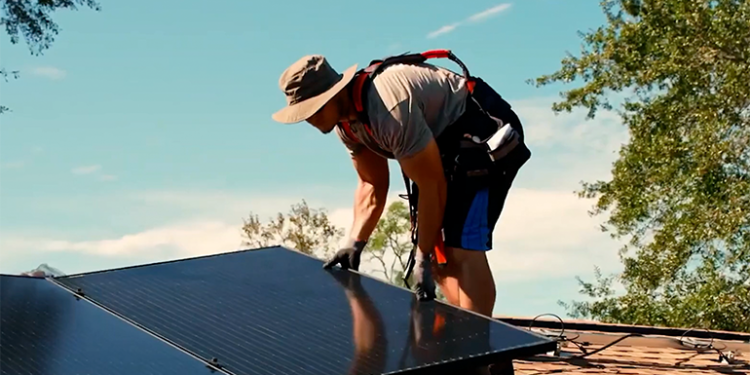 How do third-party-owned rooftop solar projects work?