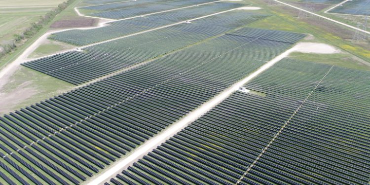 Enel completes 556-MW solar array co-located at operational 355-MW BESS