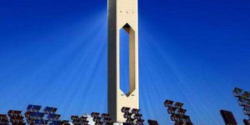 Ultrablack nanoneedles achieve new benchmarks for solar tower light absorption