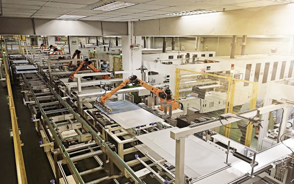 Canadian Solar moves American panel, energy storage operations under new U.S. joint venture