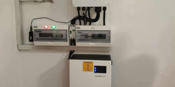 14.33kWh Lithium Battery System: One LFP.1433.F Unit with SRNE Inverter