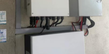 6.144kWh Lithium Battery System: One LFP.6144.W Unit with SRNE Inverter
