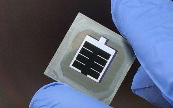 Molecular contacts push tandem solar cells to 31.4 percent efficiency