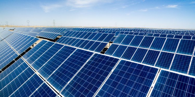 Solar Battery Lifespan: What to Expect After 10 Years