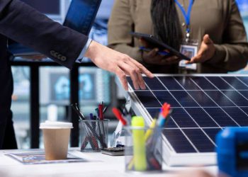 Why Businesses Should Go Solar Before Year-End to Maximize Energy Savings