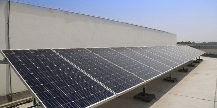 Why Roof-Mounted Solar Panels Are Ideal for Cost-Efficient Solar Systems for Companies