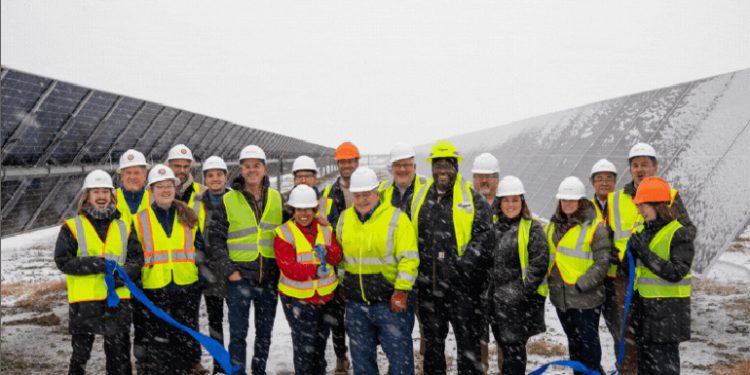 Community solar + storage project comes online in Illinois