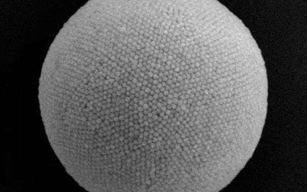 Gold supraballs boost broadband solar absorption