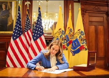 New Jersey governor spends first day in office issuing executive orders on solar