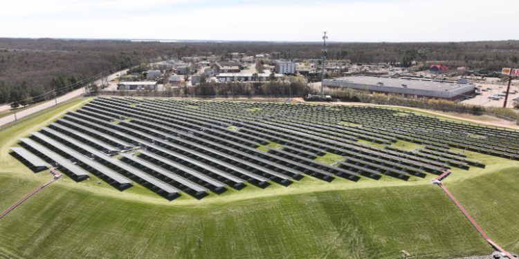 Capped Rhode Island landfill adds 5.74 MW of solar power to grid