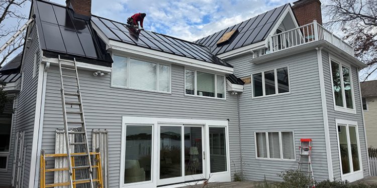 Roofit.Solar building-integrated PV enters US market