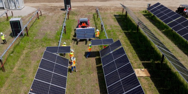 Closed Illinois coal mine now home to 186-MW solar system