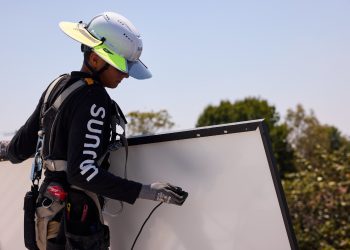 PG&E expands Sunrun solar + storage projects for backup grid power