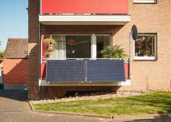 APsystems opens direct U.S. sales of EZ1 microinverter for DIY plug-in solar – pv magazine USA