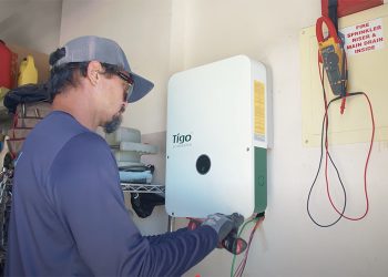 Tigo’s smallest inverter can now adjust its AC output to repower legacy solar systems