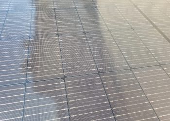 Illinois county courthouse cuts ribbon on 1.3-MW solar project