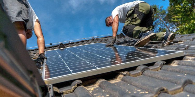 How Professional Solar Solutions Providers Support System Upgrades