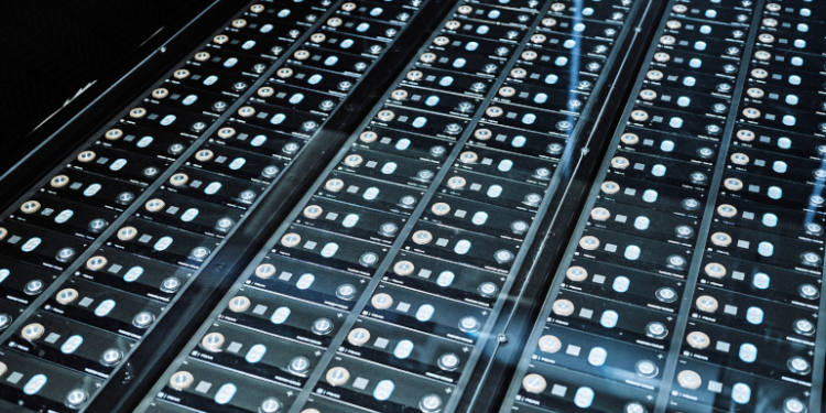 GM to manufacture sodium-ion battery cells for Peak Energy BESS