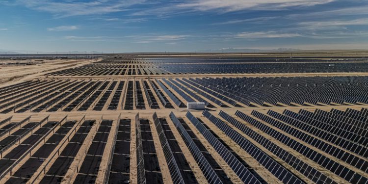 Terra-Gen brings online final phase of 365-MW Lockhart Solar project