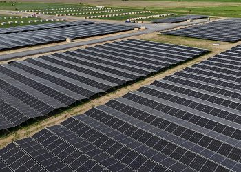 Illinois community solar project pilots Planted high-density solar racking